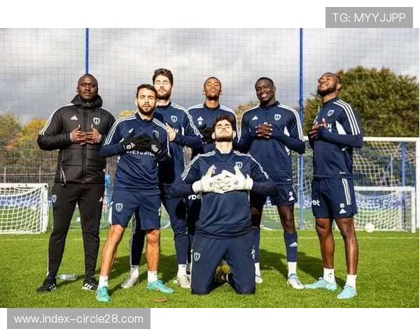 斯特拉斯堡逼平巴黎，战术纪律与主场氛围成关键